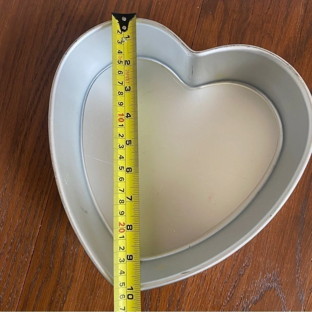 Vintage Valentine Wilton heart pan with insert